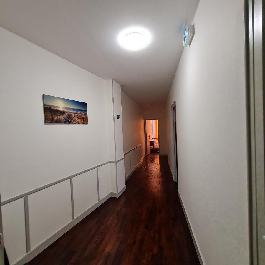 Le Commerce Pont-Sur-Yonne Zewnętrze zdjęcie